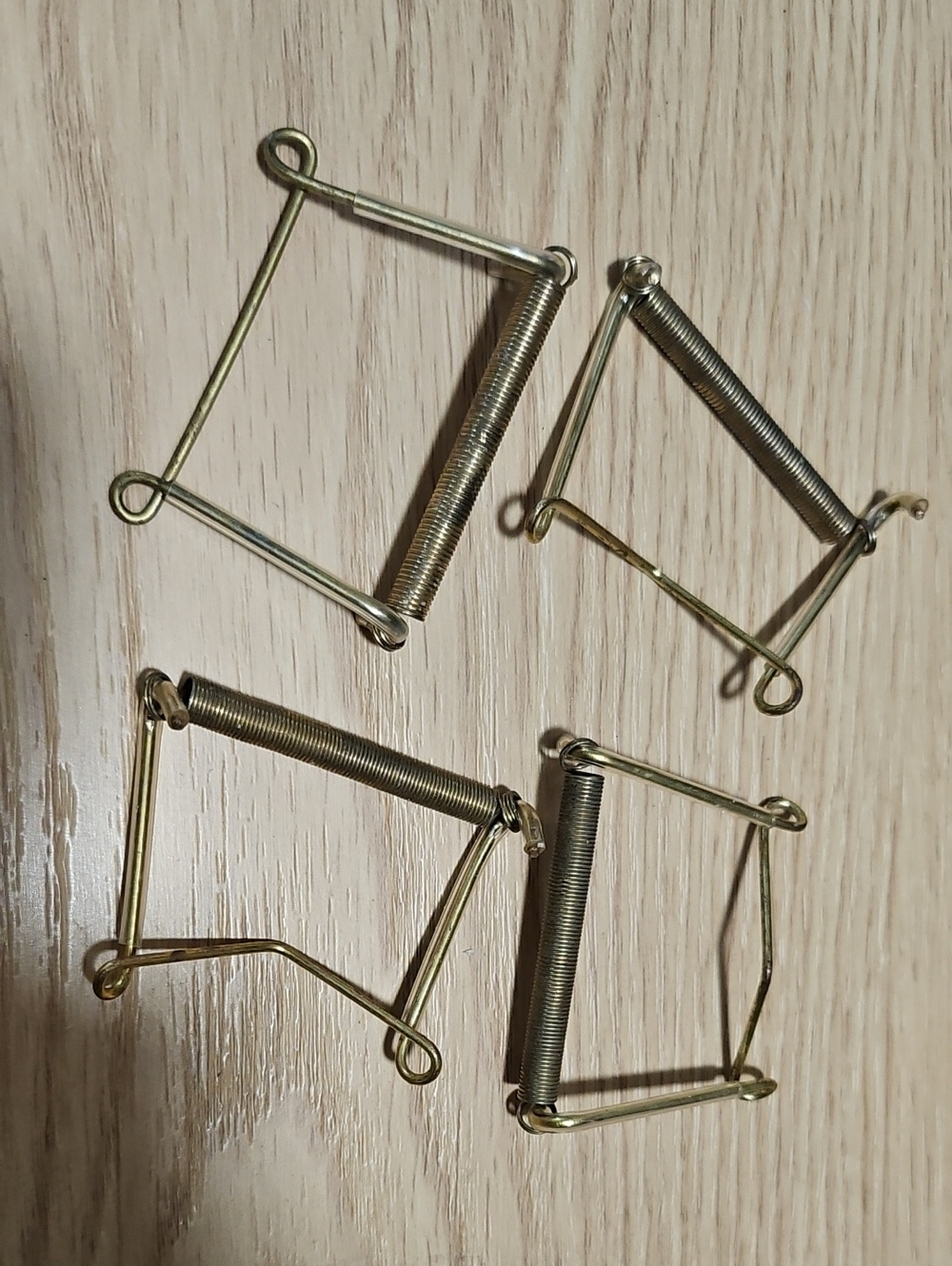 4 Pc Display Hangers For Picture Frame And Wall Decorations.